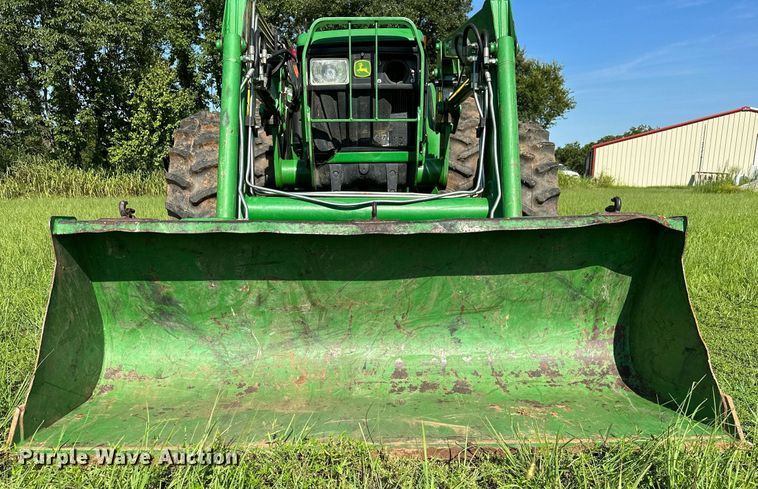 image for item OG9160 2006 John Deere 5105  tractor