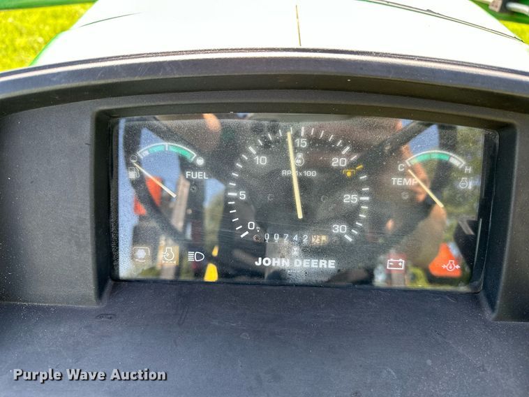 image for item OG9160 2006 John Deere 5105  tractor