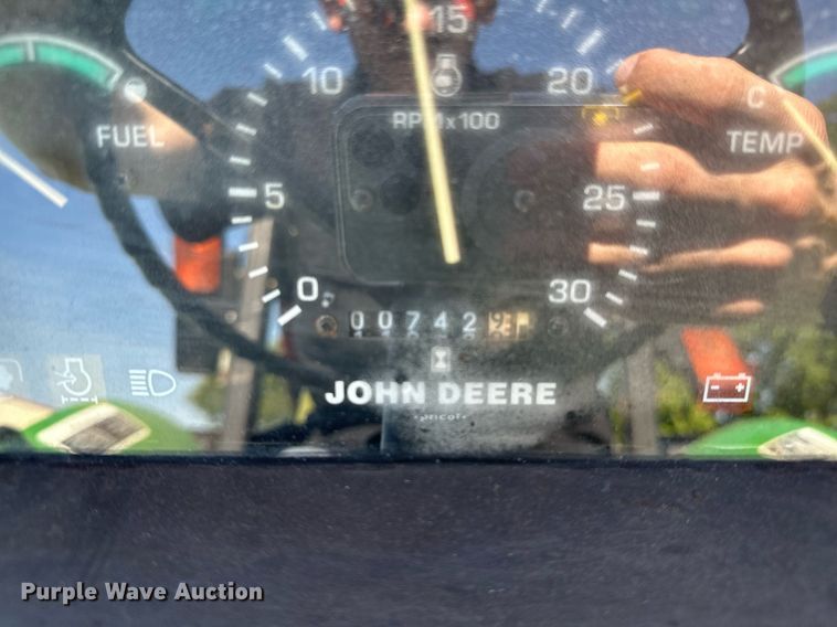 image for item OG9160 2006 John Deere 5105  tractor