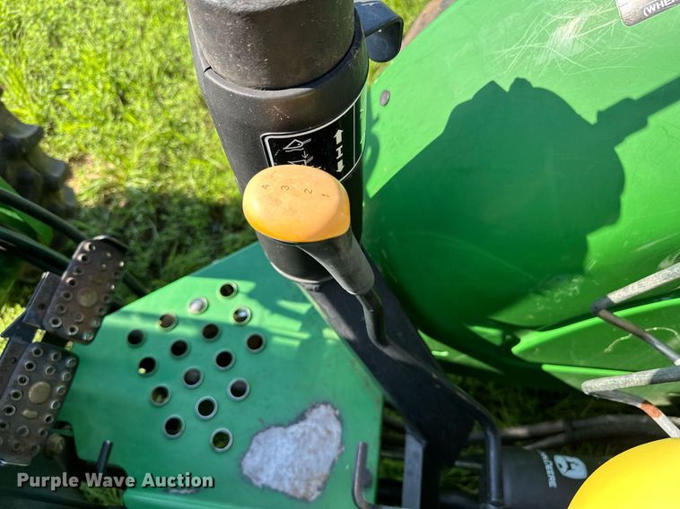 image for item OG9160 2006 John Deere 5105  tractor