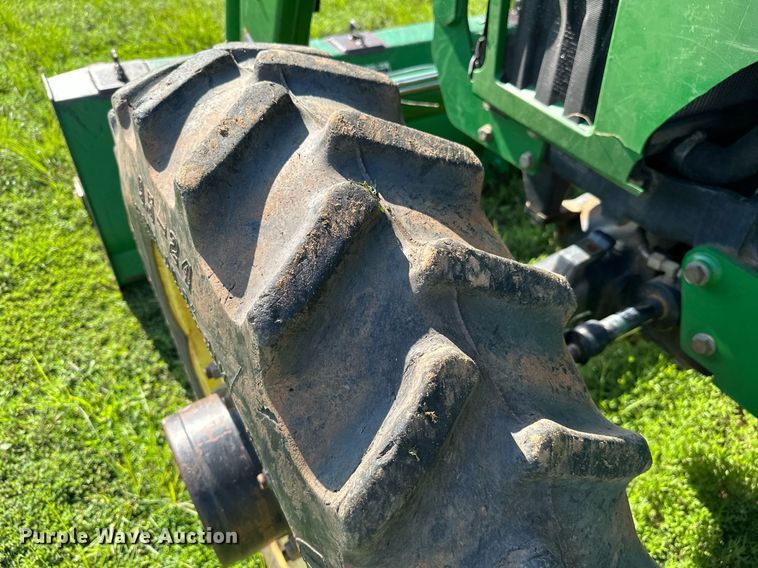 image for item OG9160 2006 John Deere 5105  tractor