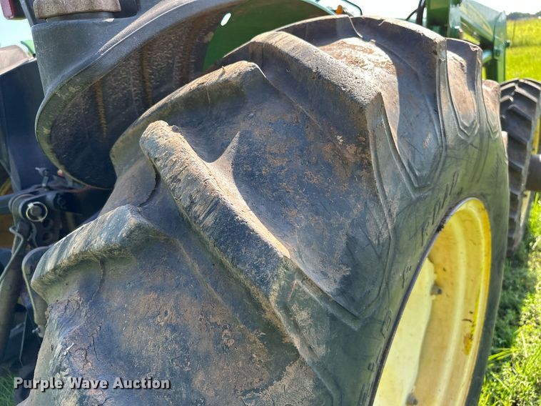 image for item OG9160 2006 John Deere 5105  tractor