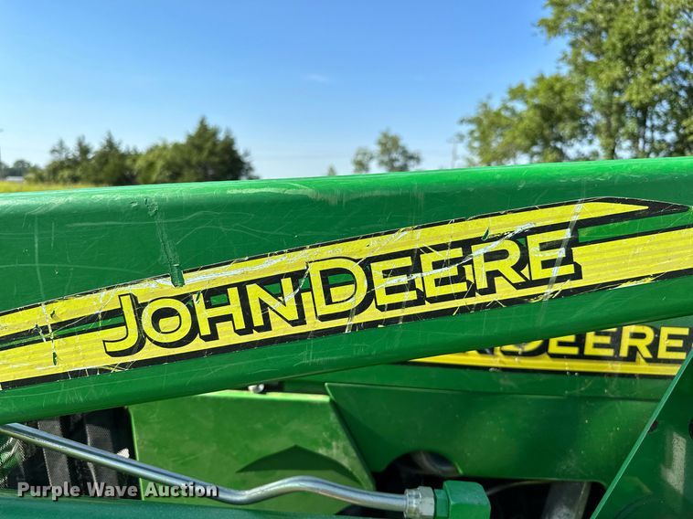 image for item OG9160 2006 John Deere 5105  tractor