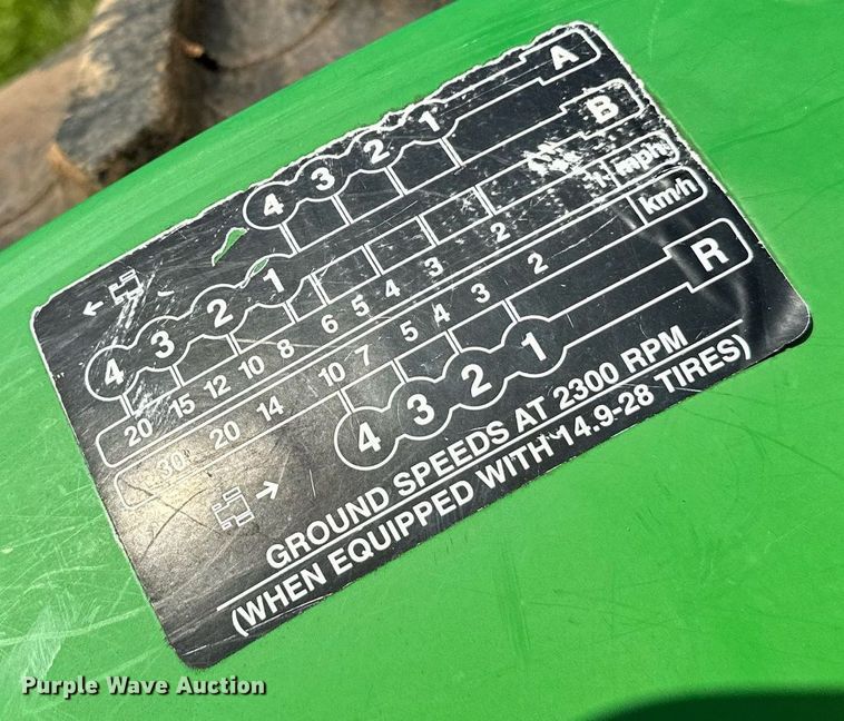 image for item OG9160 2006 John Deere 5105  tractor