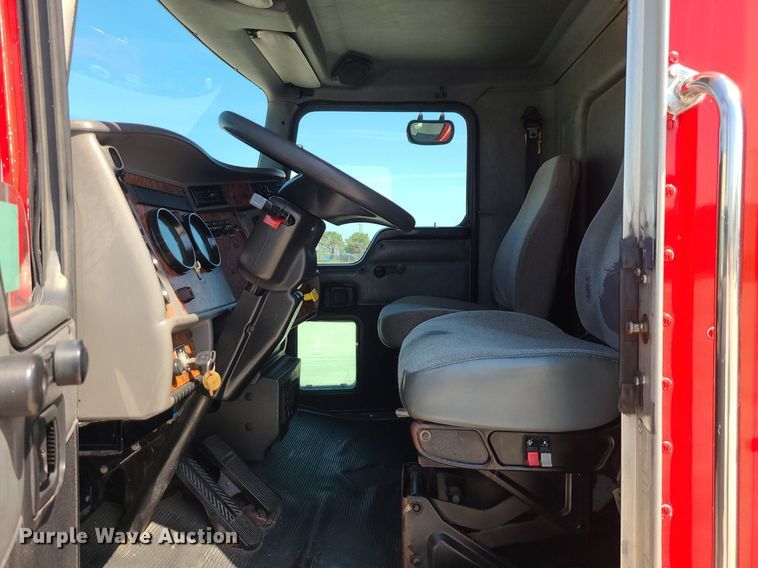 image for item DI3006 2002 Kenworth T300  delivery truck