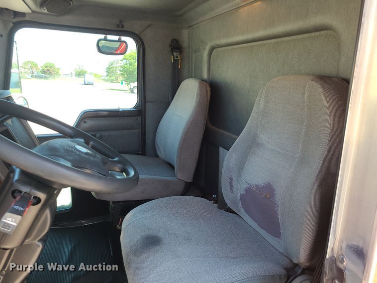 image for item DI3006 2002 Kenworth T300  delivery truck