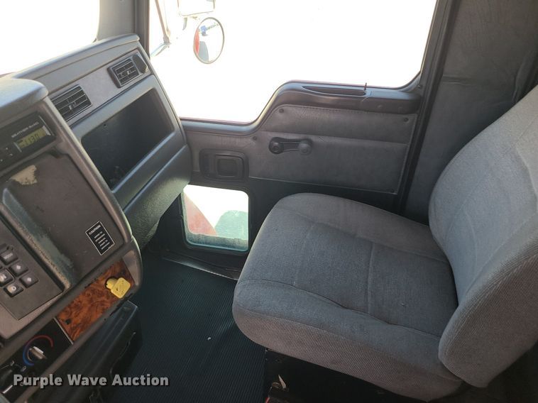 image for item DI3006 2002 Kenworth T300  delivery truck