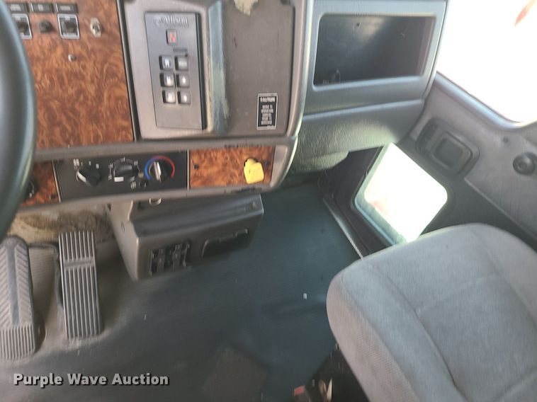 image for item DI3006 2002 Kenworth T300  delivery truck