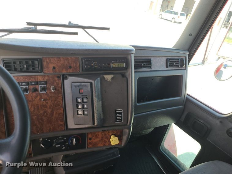 image for item DI3006 2002 Kenworth T300  delivery truck