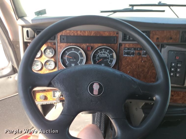 image for item DI3006 2002 Kenworth T300  delivery truck