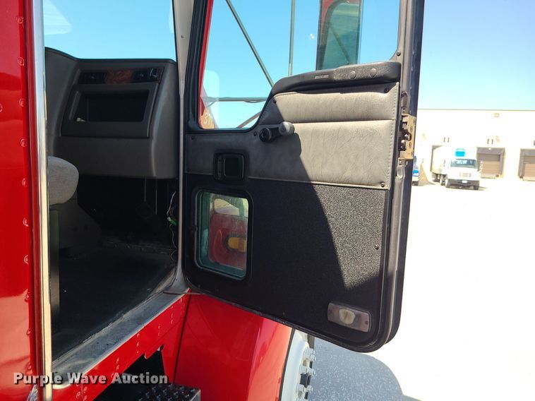 image for item DI3006 2002 Kenworth T300  delivery truck