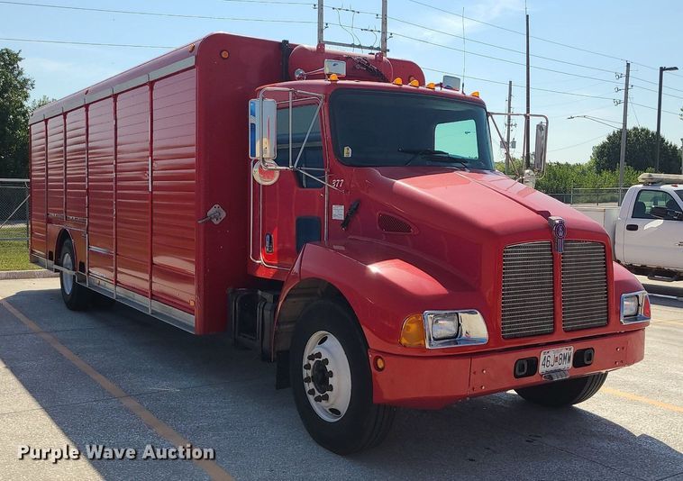 image for item DI3007 2003 Kenworth T300  delivery truck