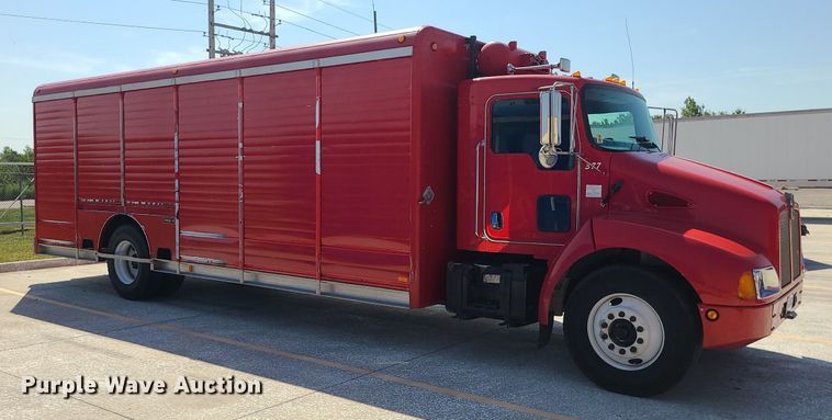 image for item DI3007 2003 Kenworth T300  delivery truck