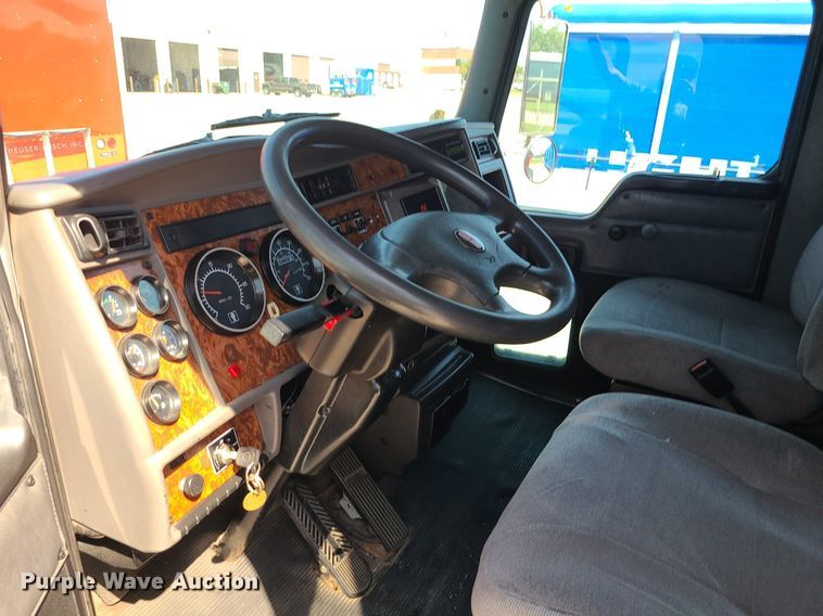 image for item DI3007 2003 Kenworth T300  delivery truck