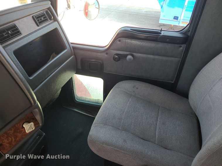 image for item DI3007 2003 Kenworth T300  delivery truck