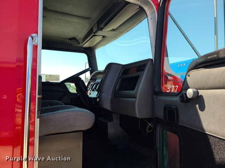 image for item DI3007 2003 Kenworth T300  delivery truck