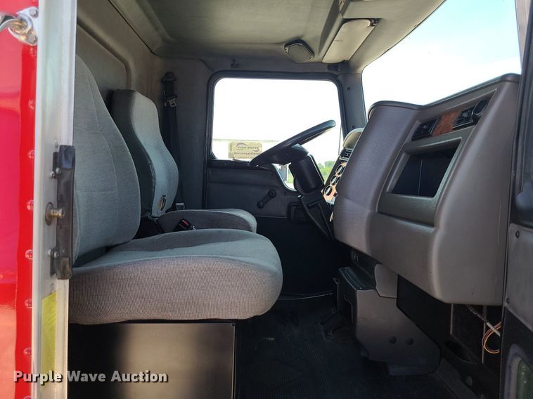 image for item DI3007 2003 Kenworth T300  delivery truck