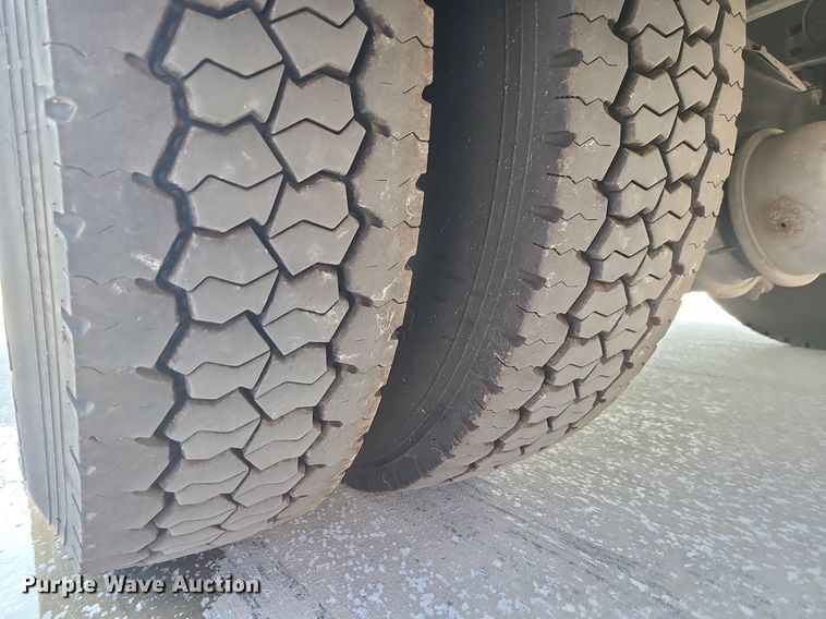 image for item DI3007 2003 Kenworth T300  delivery truck