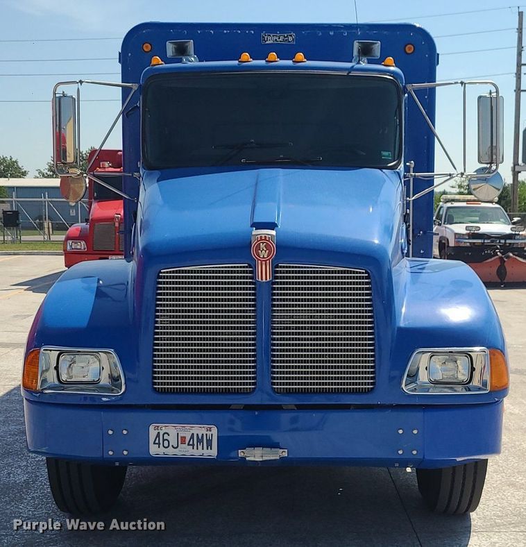 image for item DI3008 2001 Kenworth T300  delivery truck