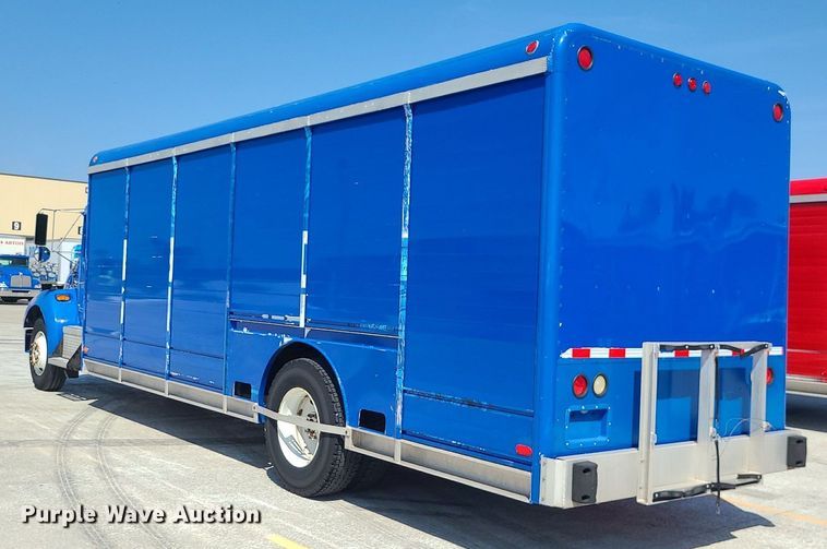 image for item DI3008 2001 Kenworth T300  delivery truck