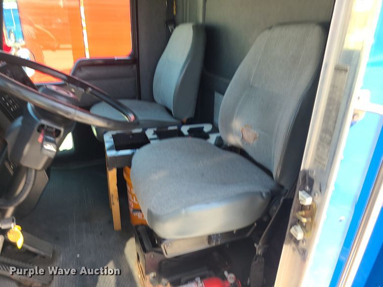 image for item DI3008 2001 Kenworth T300  delivery truck