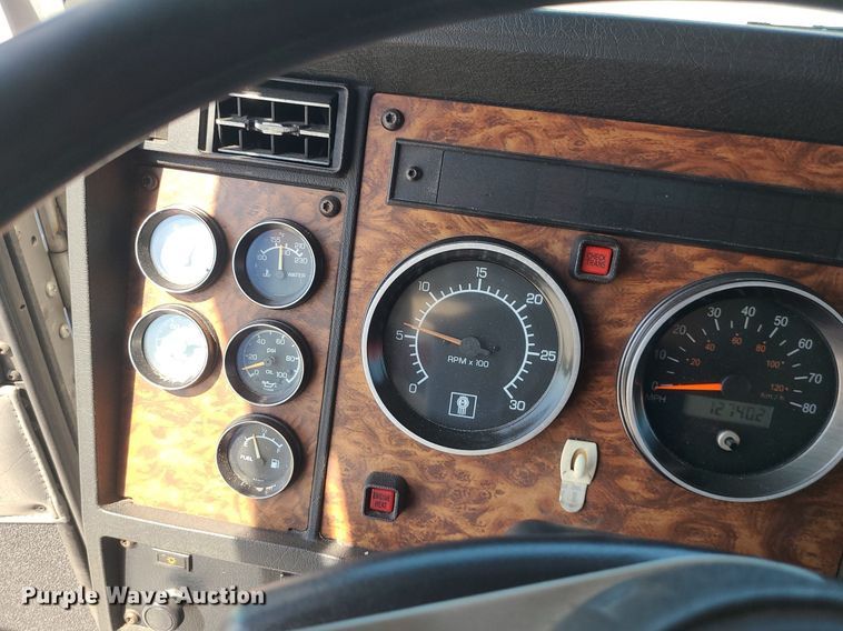 image for item DI3008 2001 Kenworth T300  delivery truck