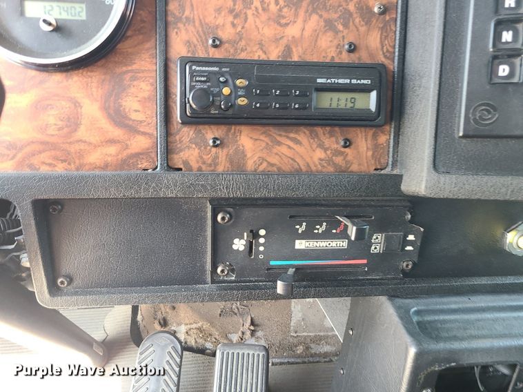 image for item DI3008 2001 Kenworth T300  delivery truck