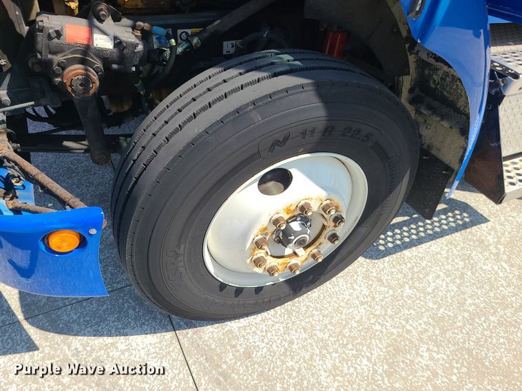 image for item DI3008 2001 Kenworth T300  delivery truck