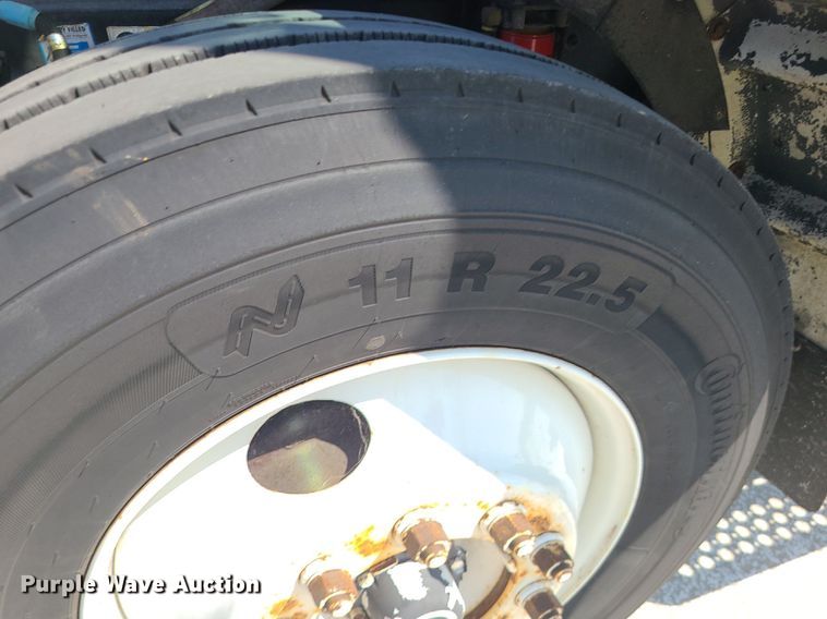 image for item DI3008 2001 Kenworth T300  delivery truck