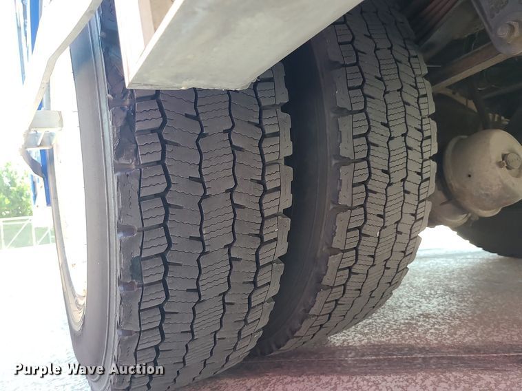 image for item DI3008 2001 Kenworth T300  delivery truck