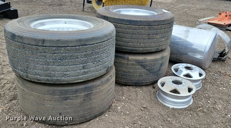 image for item DN4126 (4) Michelin 455/55R22.5 tires and wheels