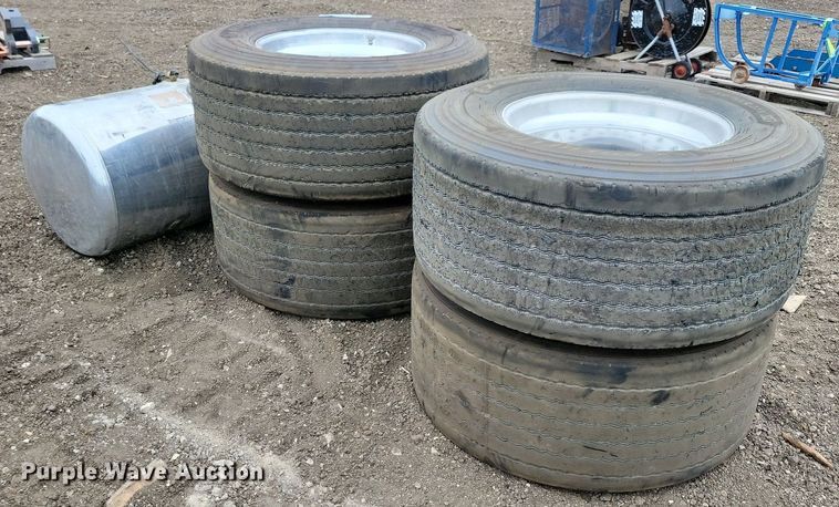 image for item DN4126 (4) Michelin 455/55R22.5 tires and wheels