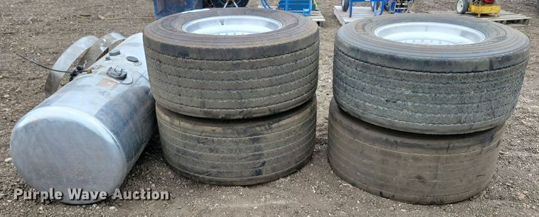 image for item DN4126 (4) Michelin 455/55R22.5 tires and wheels