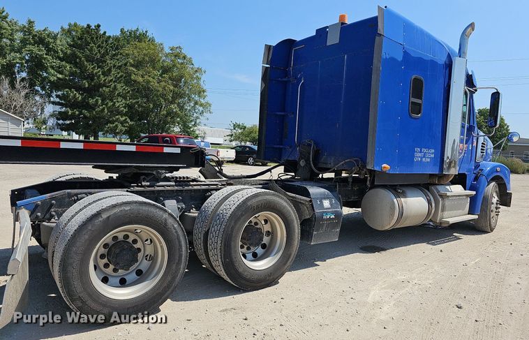 image for item DN8661 2015 Freightliner 122SD  truck