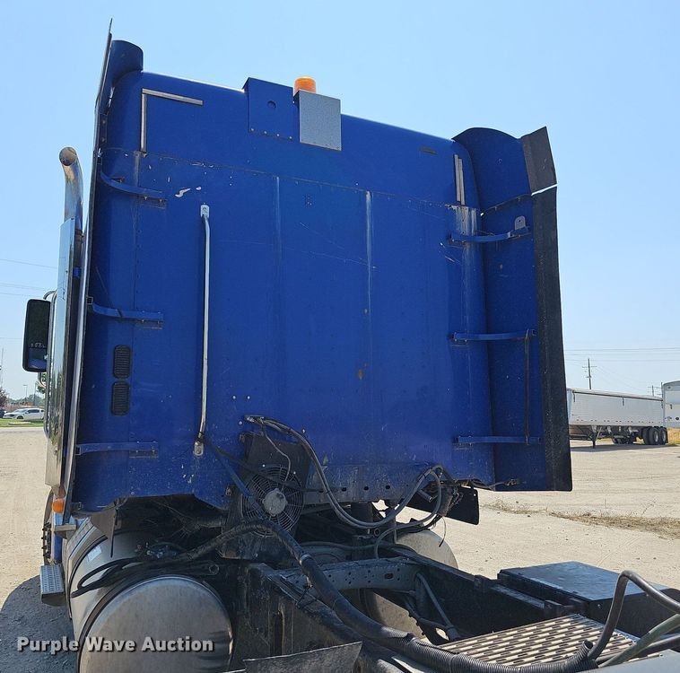 image for item DN8661 2015 Freightliner 122SD  truck