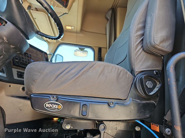 image for item DN8661 2015 Freightliner 122SD  truck