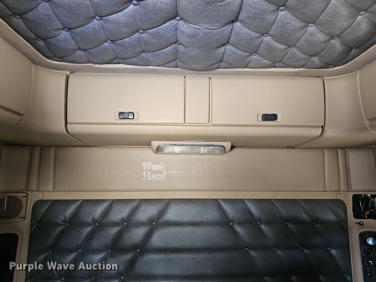 image for item DN8661 2015 Freightliner 122SD  truck