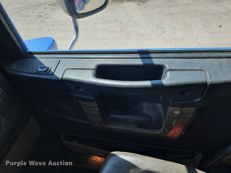 image for item DN8661 2015 Freightliner 122SD  truck