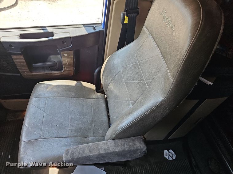 image for item DN8661 2015 Freightliner 122SD  truck