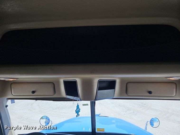 image for item DN8661 2015 Freightliner 122SD  truck