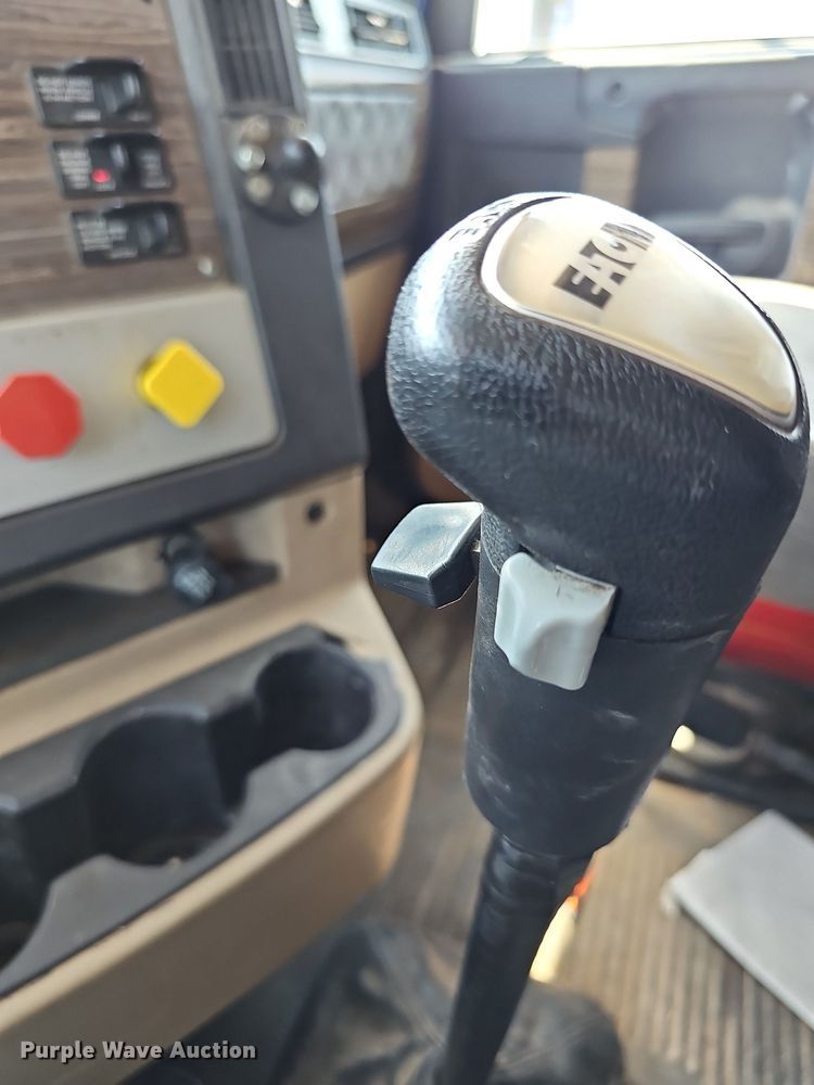 image for item DN8661 2015 Freightliner 122SD  truck