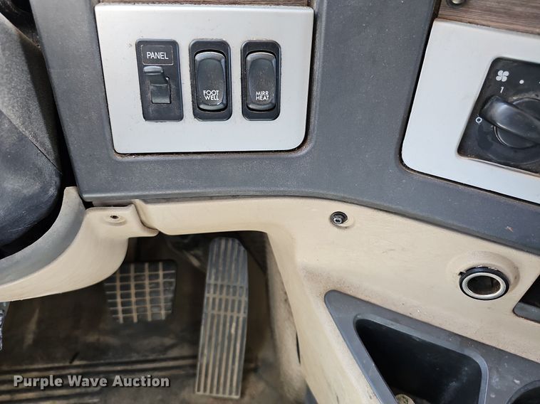 image for item DN8661 2015 Freightliner 122SD  truck