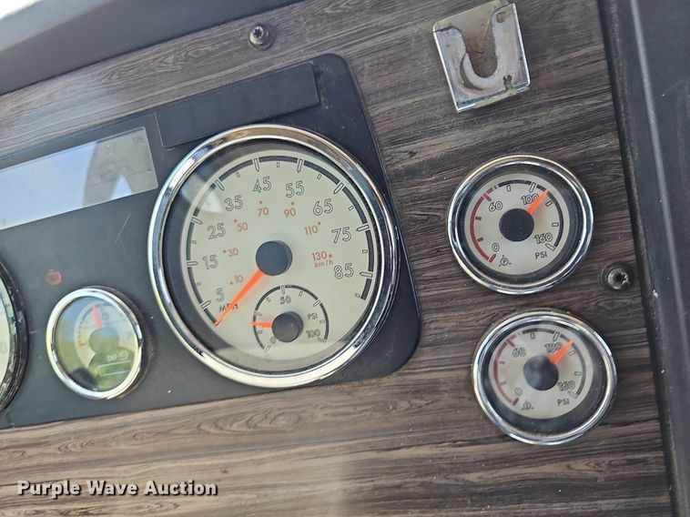 image for item DN8661 2015 Freightliner 122SD  truck