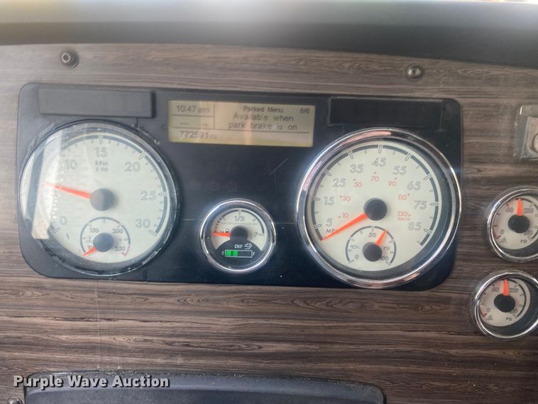 image for item DN8661 2015 Freightliner 122SD  truck