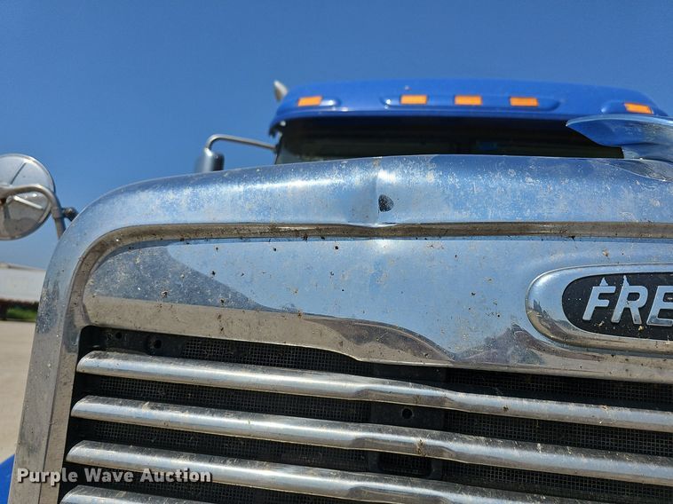 image for item DN8661 2015 Freightliner 122SD  truck