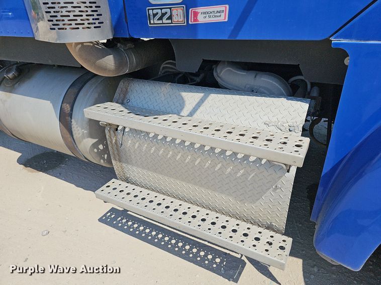 image for item DN8661 2015 Freightliner 122SD  truck