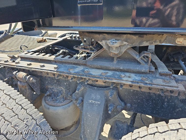 image for item DN8661 2015 Freightliner 122SD  truck