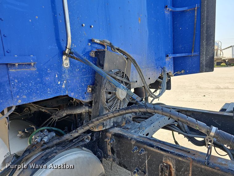 image for item DN8661 2015 Freightliner 122SD  truck