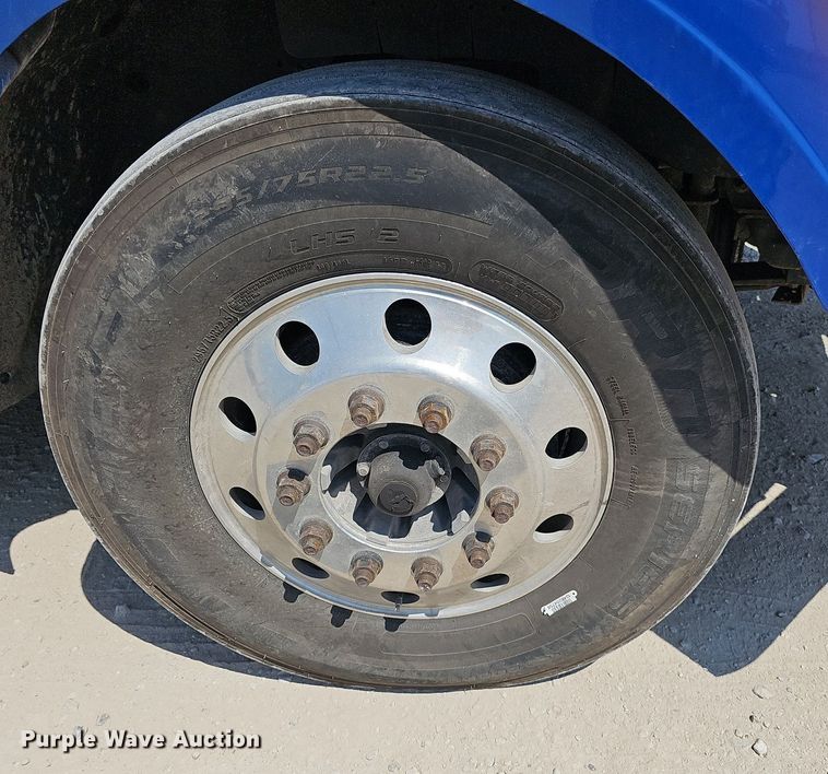 image for item DN8661 2015 Freightliner 122SD  truck