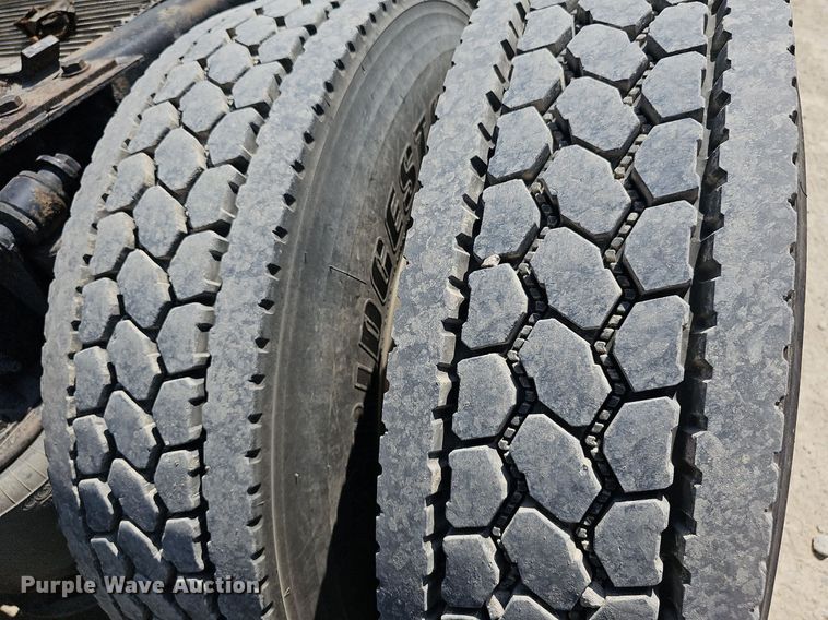 image for item DN8661 2015 Freightliner 122SD  truck